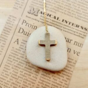 cross-shape diffuser necklace