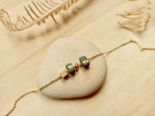 green diffuser stone necklace