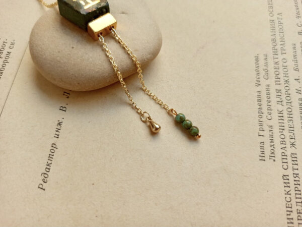 Y necklace with Chinese character gold