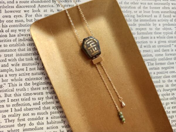 Y necklace with Chinese character gold