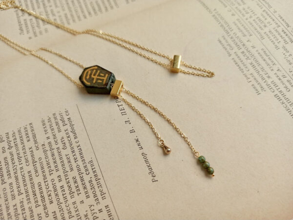 Y necklace with Chinese character gold