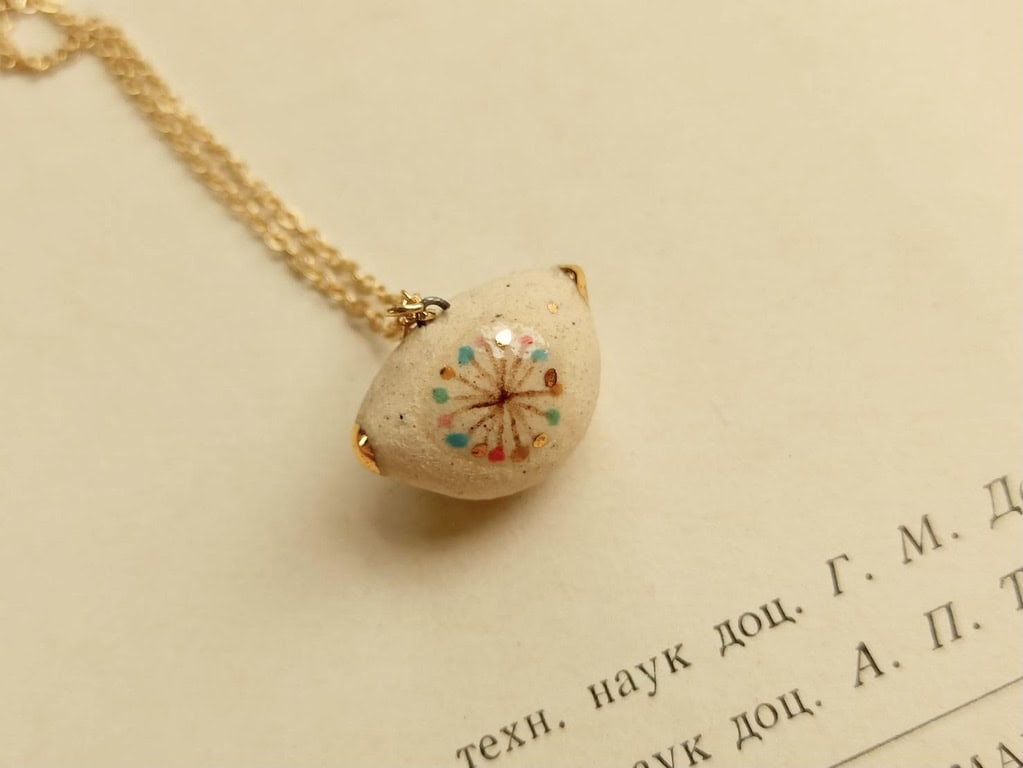 colour dotted bird ceramic diffuser necklace-1
