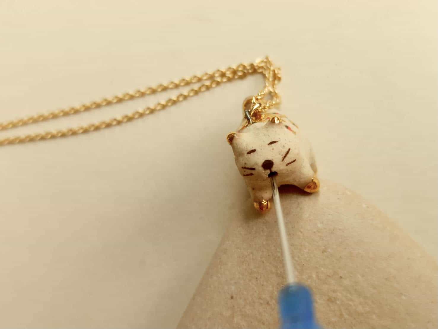 colour fatty cat ceramic diffuser necklace-1