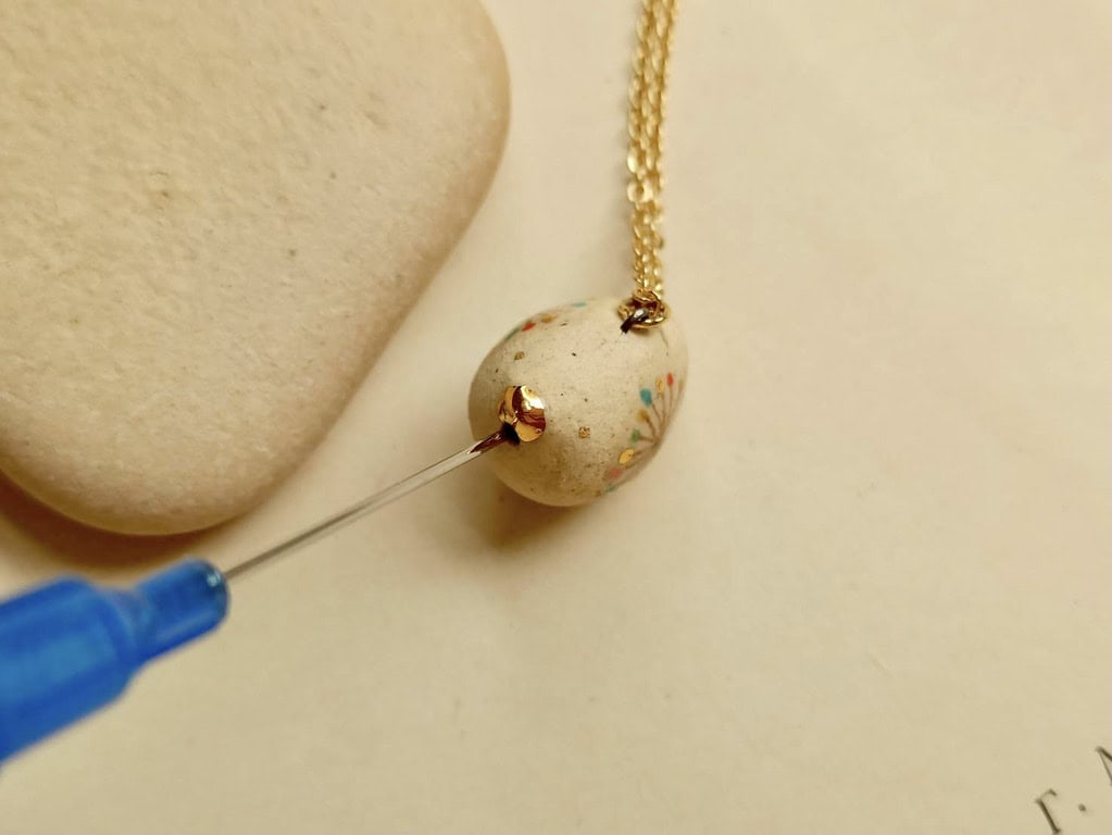 colour dotted bird ceramic diffuser necklace-1