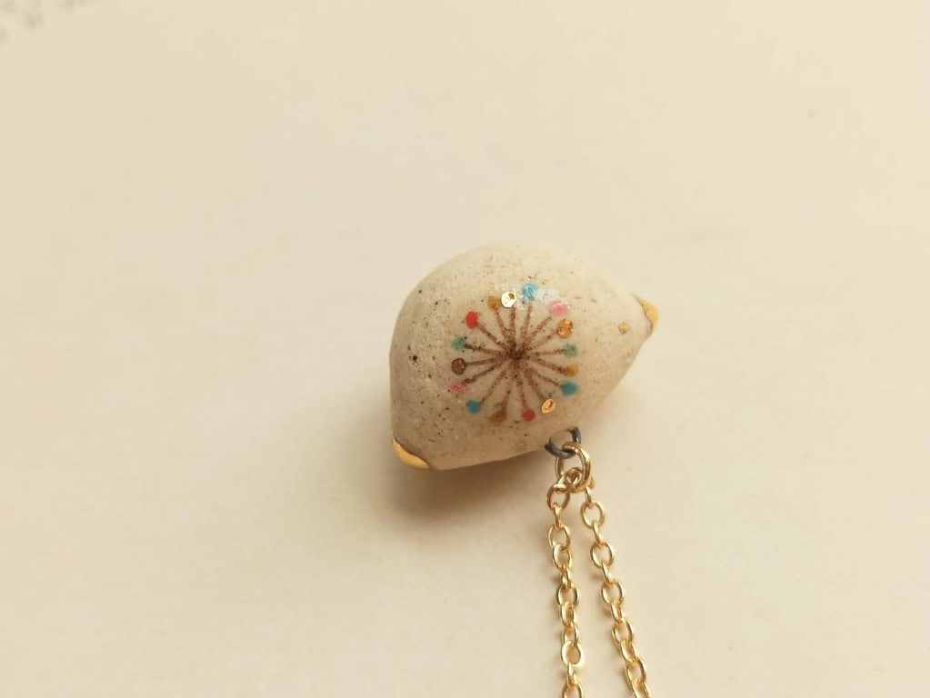 colour dotted bird ceramic diffuser necklace-1