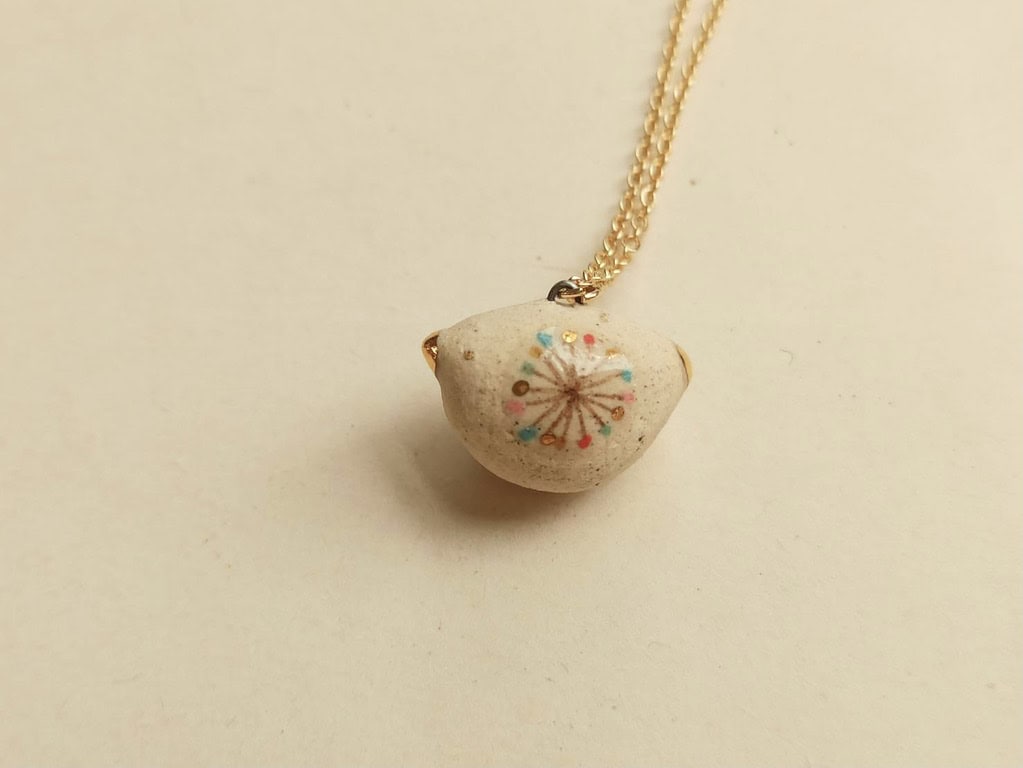 colour dotted bird ceramic diffuser necklace-1