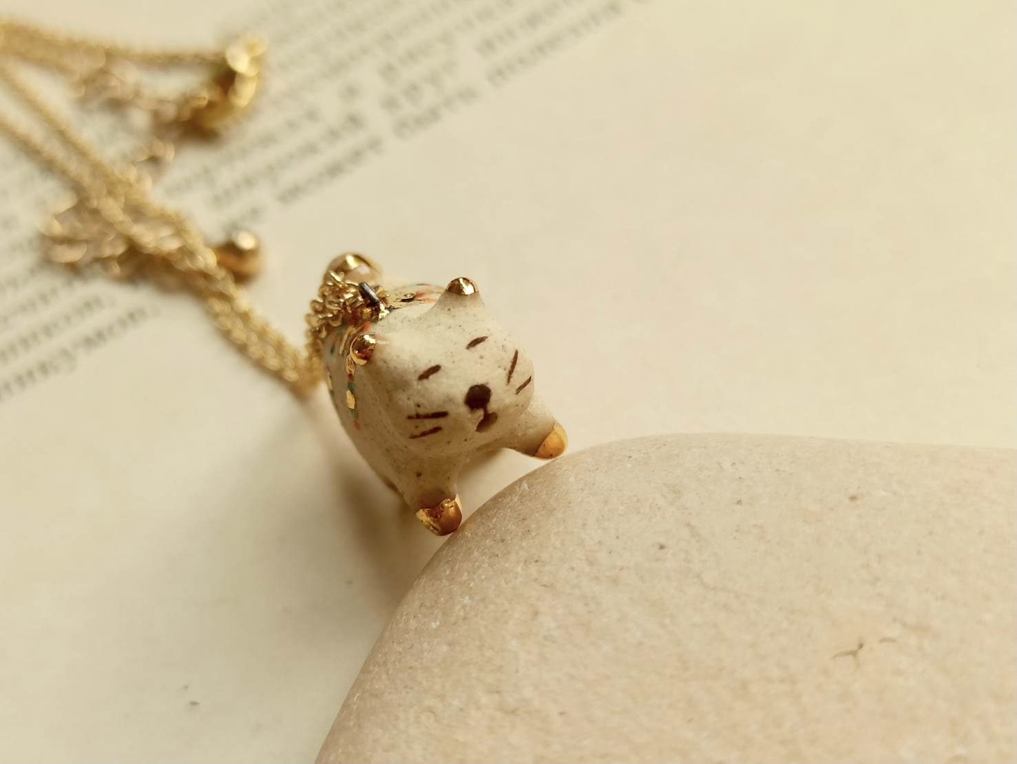 colour fatty cat ceramic diffuser necklace-1