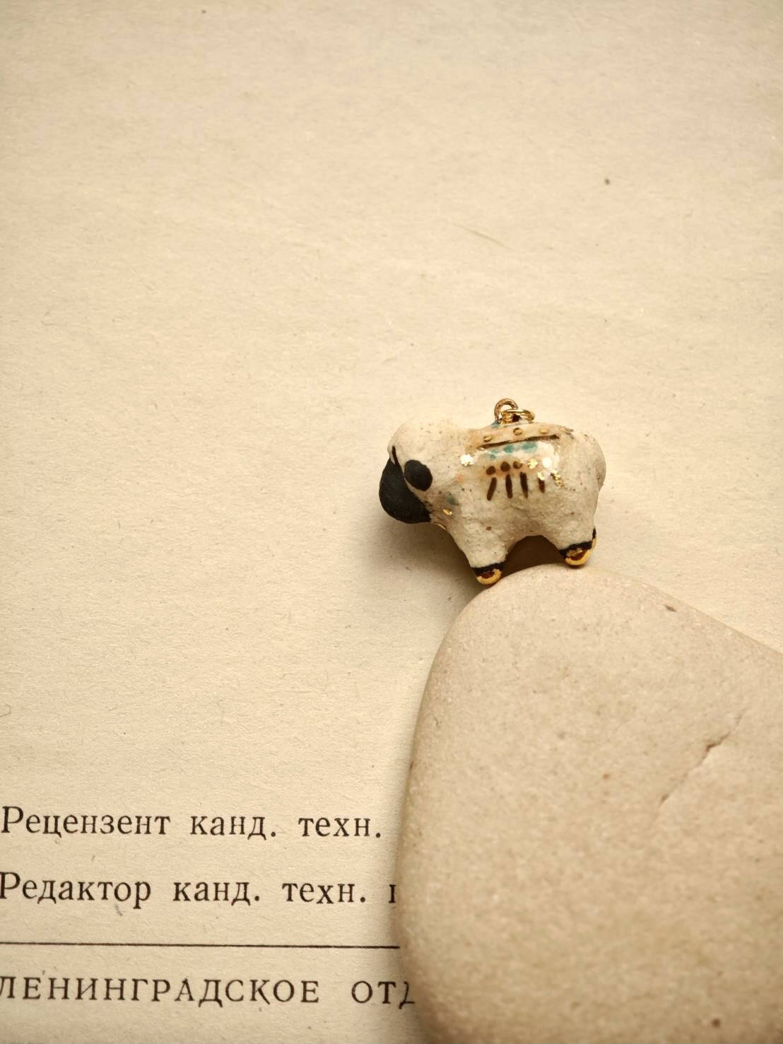 Refillable Blacknose Sheep Ceramic Diffuser Necklace for Essential Oils & Perfume