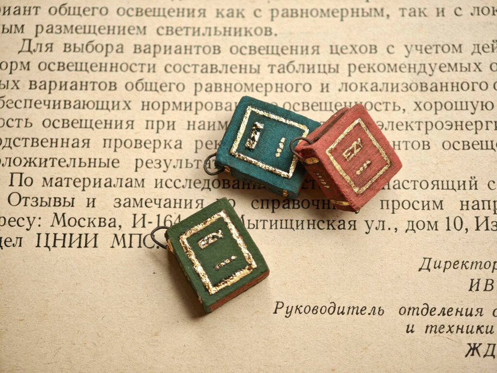 Dark Academia_ Secret Pages Vintage Book Ceramic Diffuser Necklace